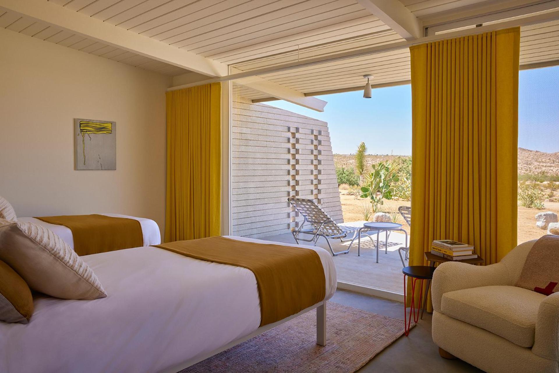 The Bungalows By Homestead Modern Joshua Tree Room photo